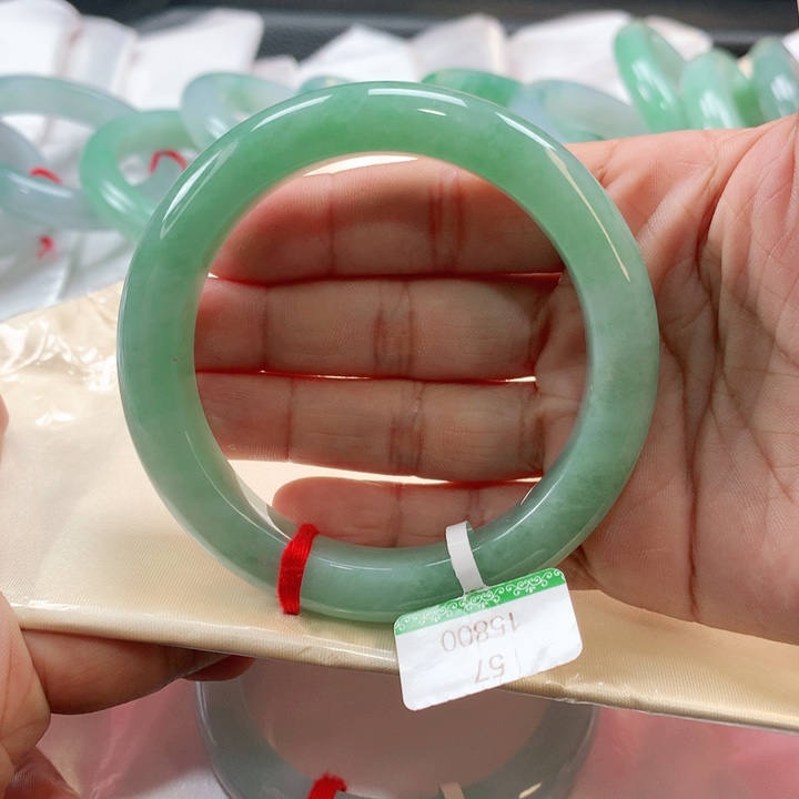 翡翠手镯未镶嵌57585758