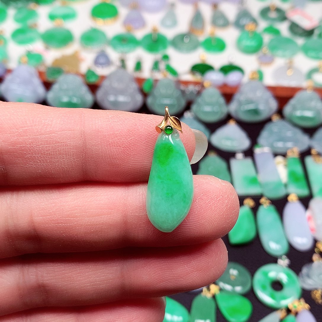 翡翠18K金镶嵌颈饰