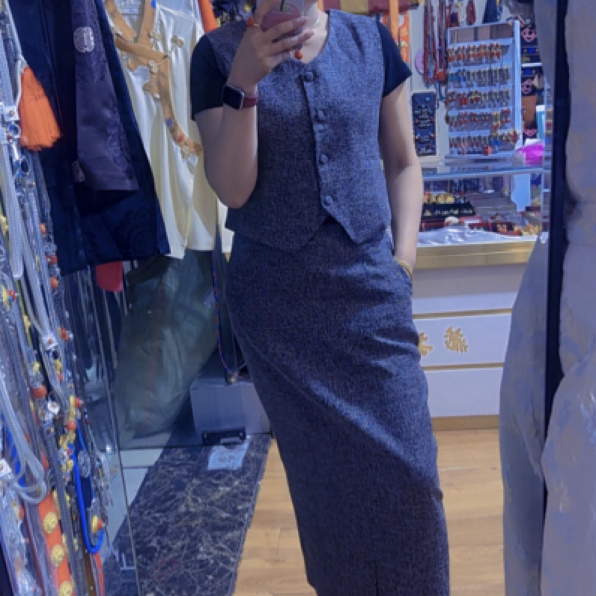 下裙套装简单大方搭配薄款