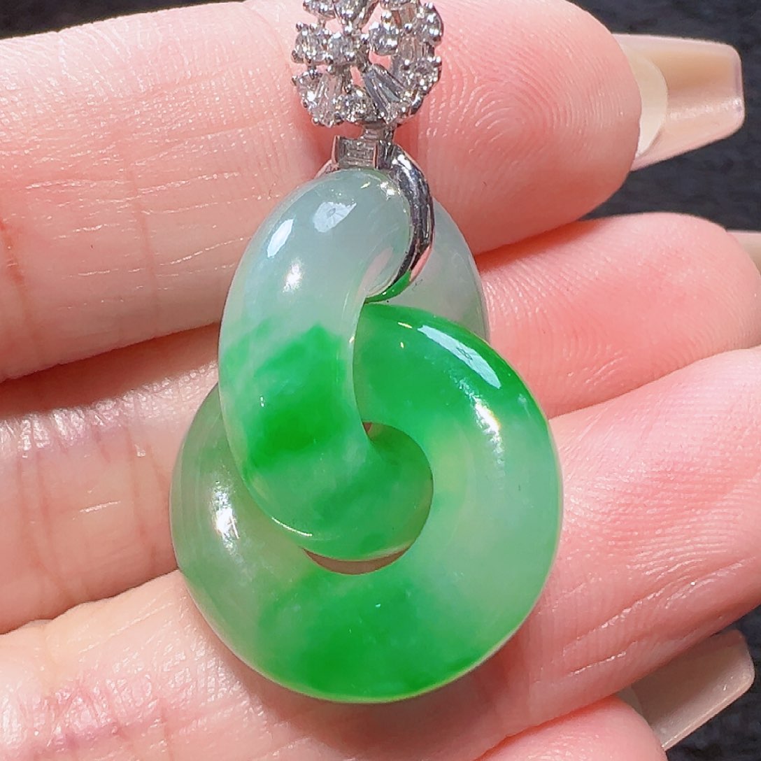 翡翠18K金镶嵌颈饰签收后24小时鉴赏期