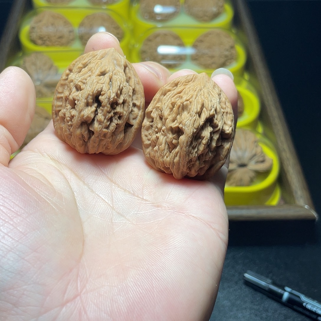 文玩核桃把件35尺麦穗虎头