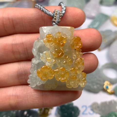 翡翠颈饰未镶嵌翡翠