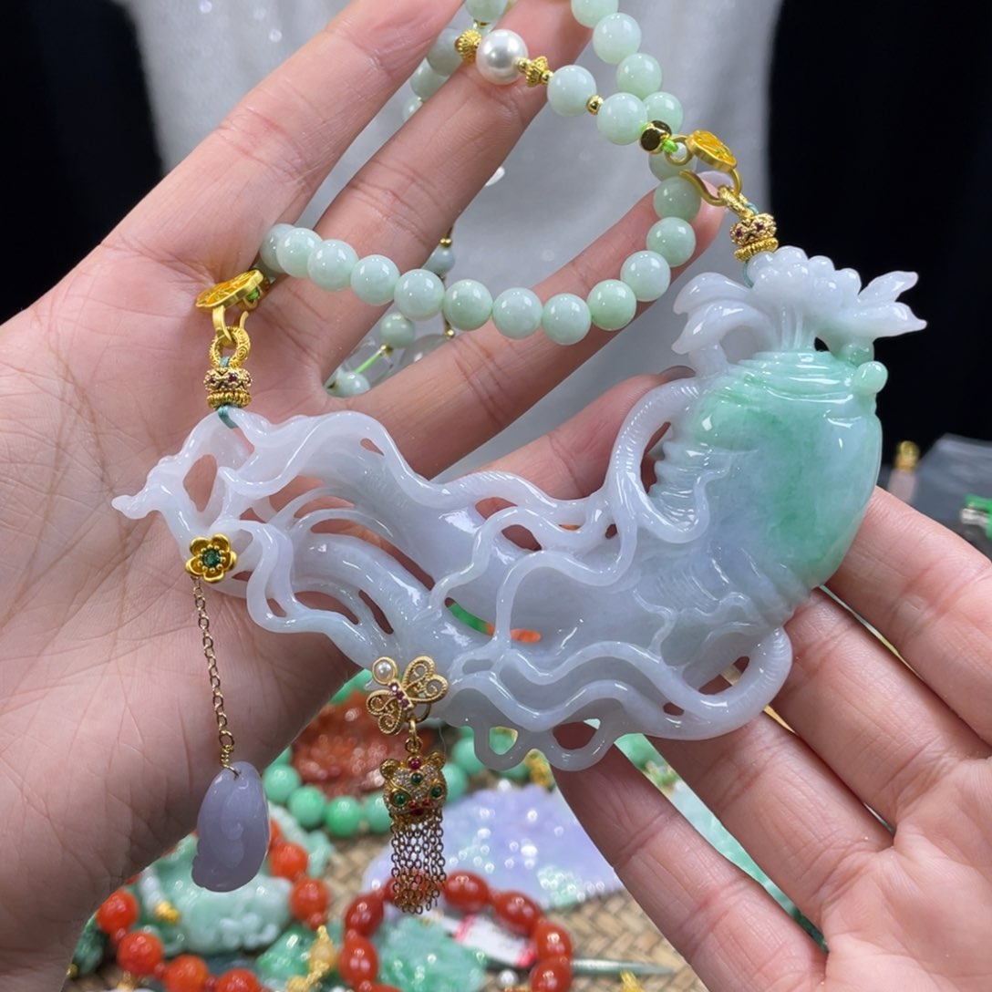 翡翠颈饰未镶嵌代编织