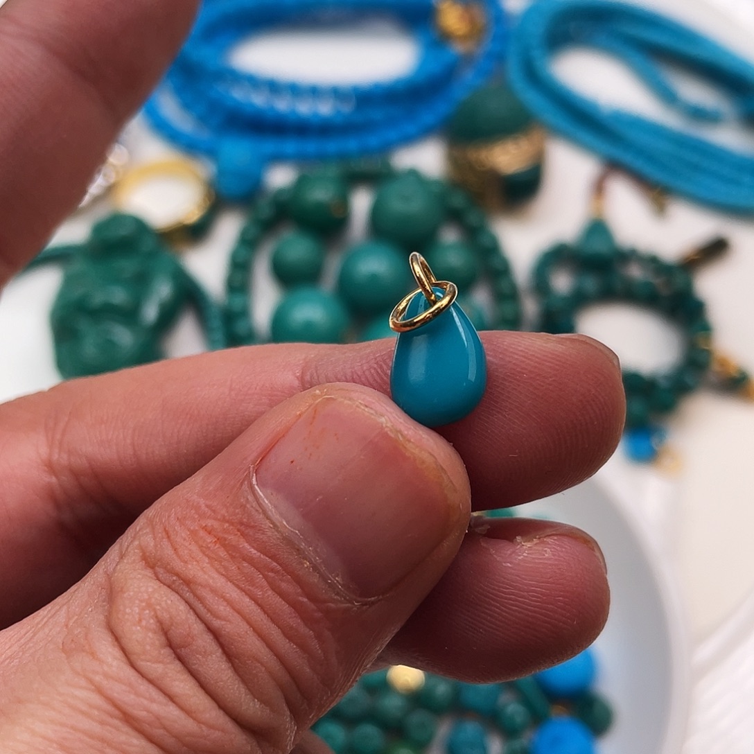 绿松石18K金镶嵌侧挂