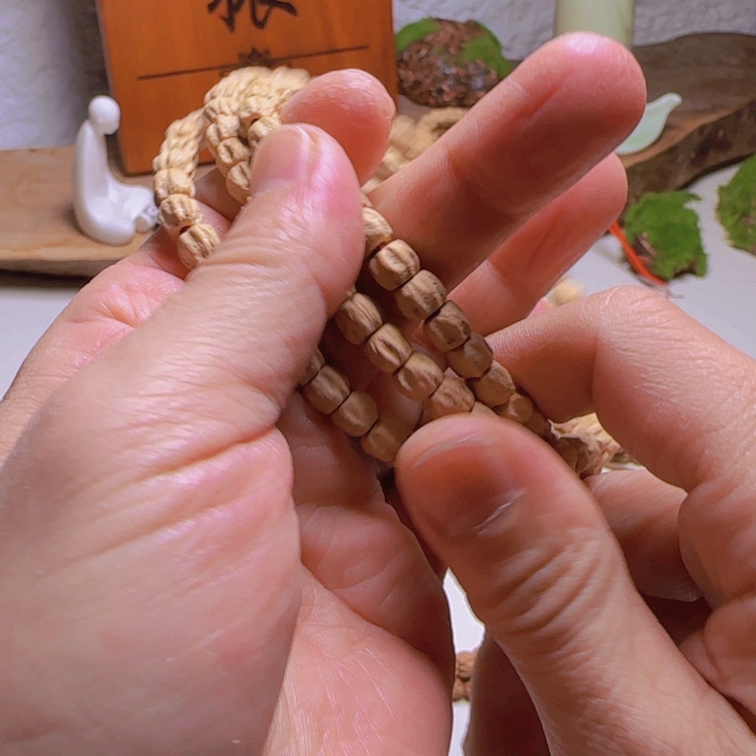 乌***拉柏香籽/百香籽吊坠