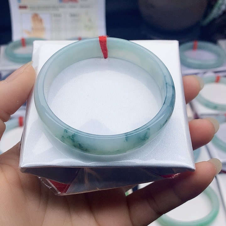 翡翠未镶嵌手镯缅甸天然翡翠A货55