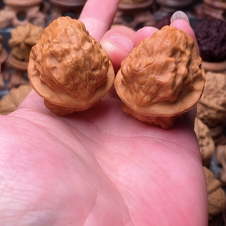 桃核把件甲壳虫……