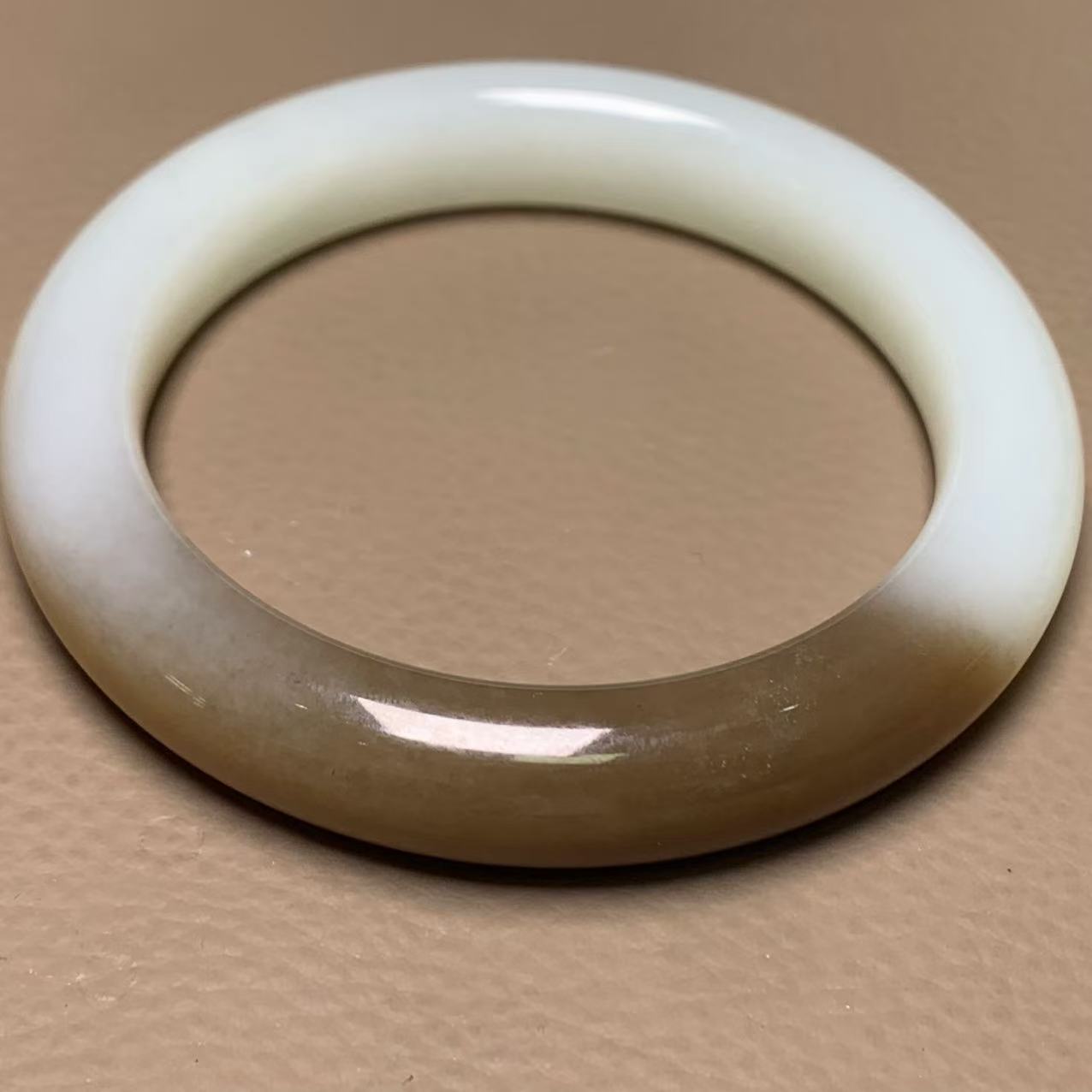 D542海川拍卖和田玉手镯