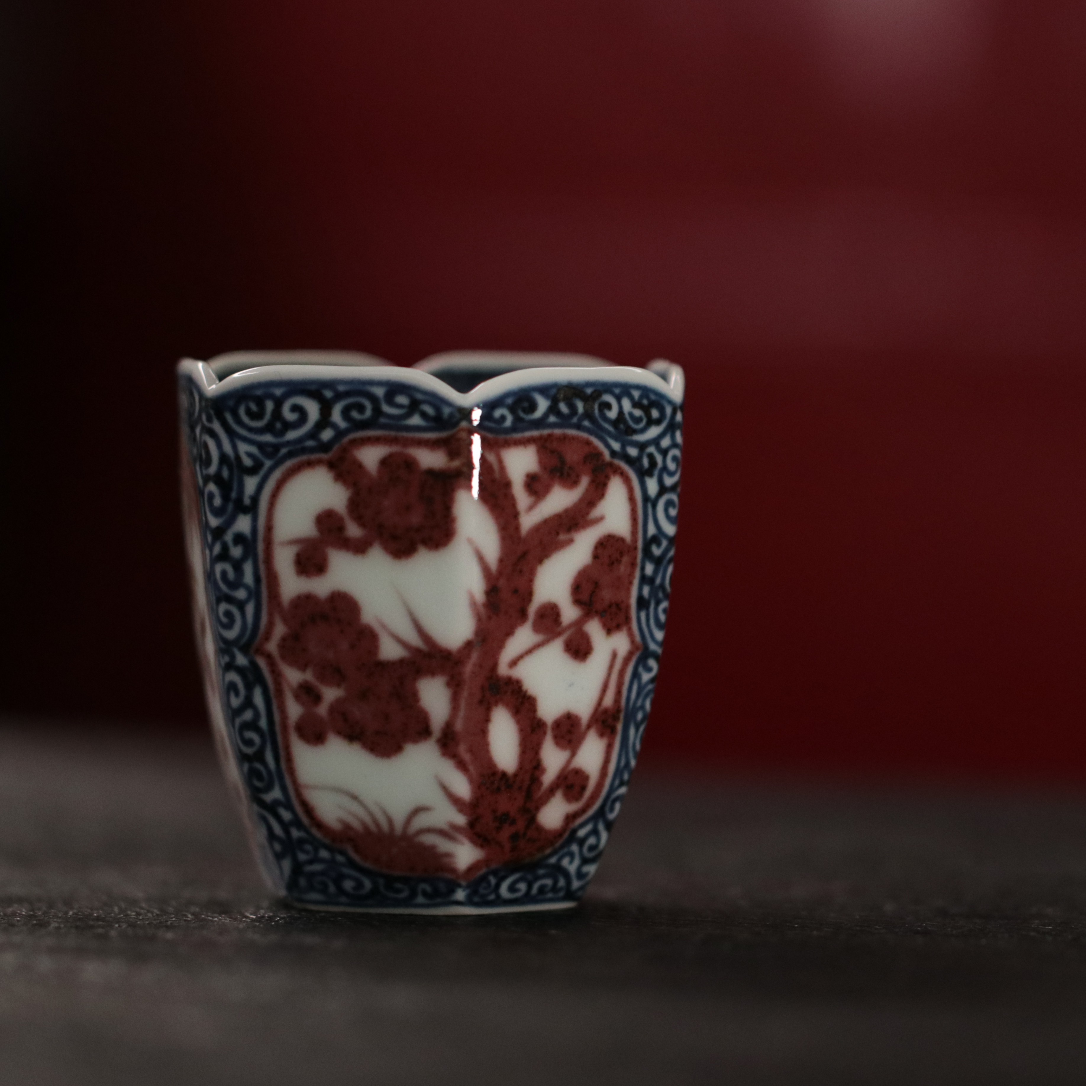 【畅怀堂】元和珍藏青花釉里红松竹梅六方手握杯