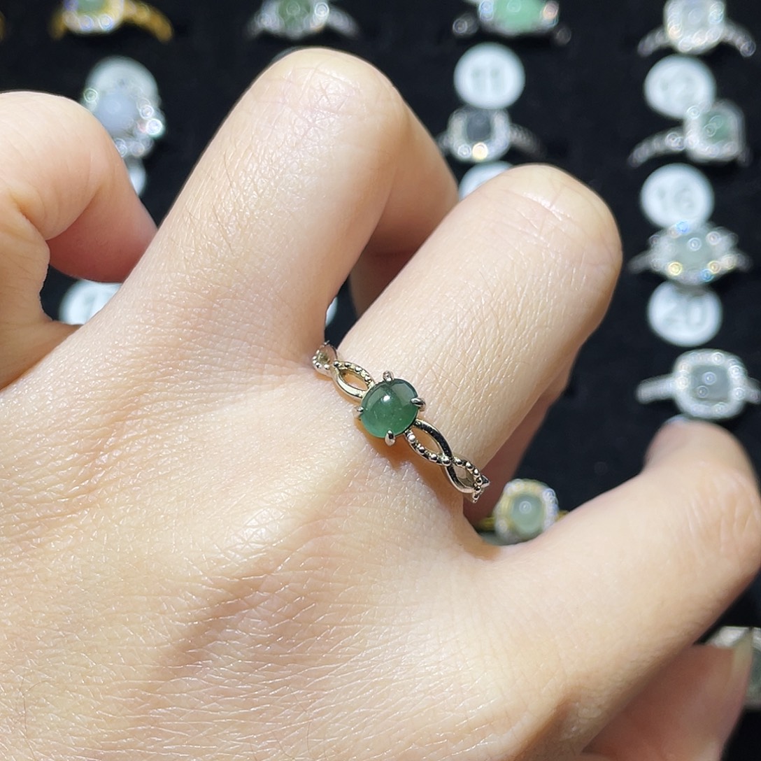 翡翠未镶嵌戒指戒指