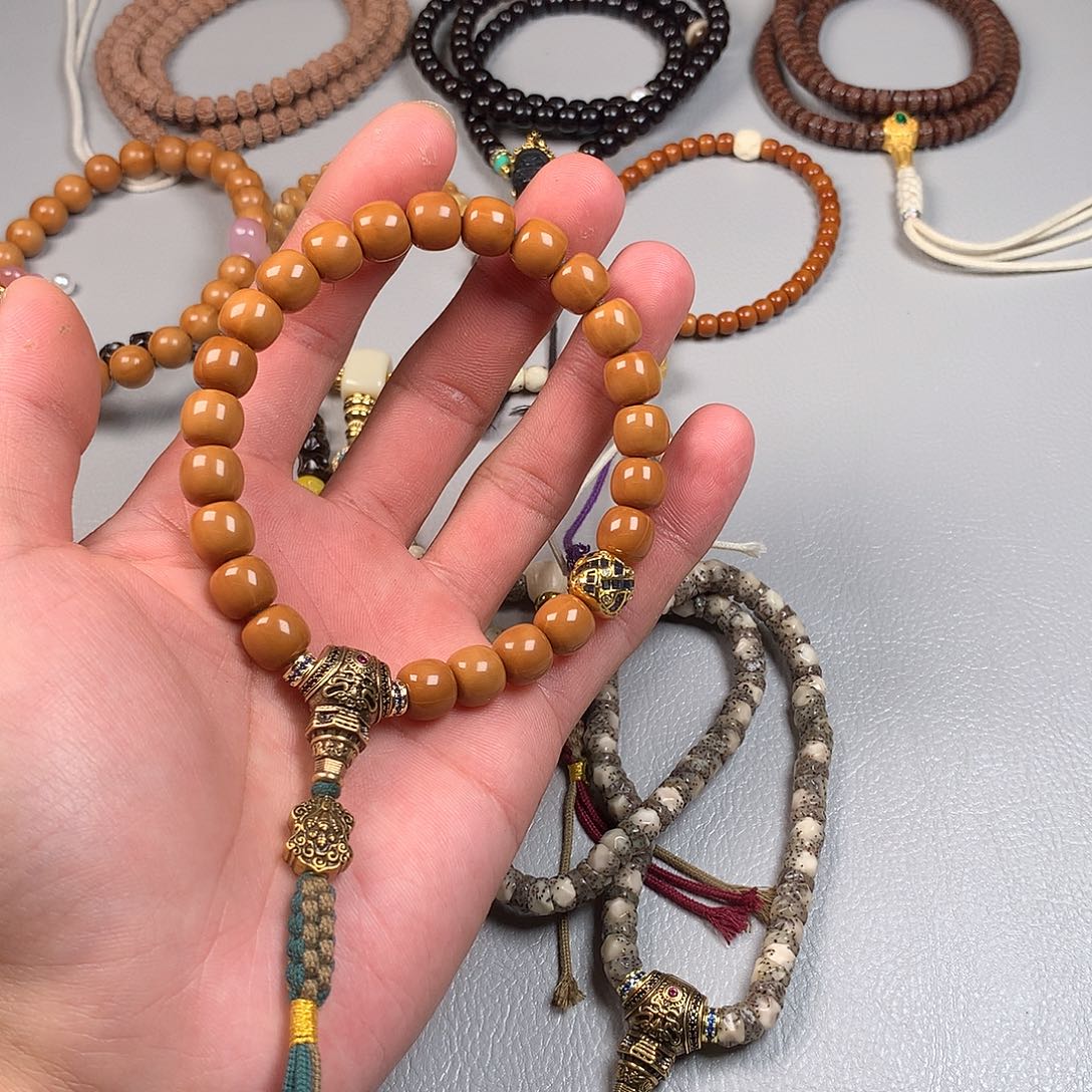 猴头核桃吊坠。。。。。。。。。。