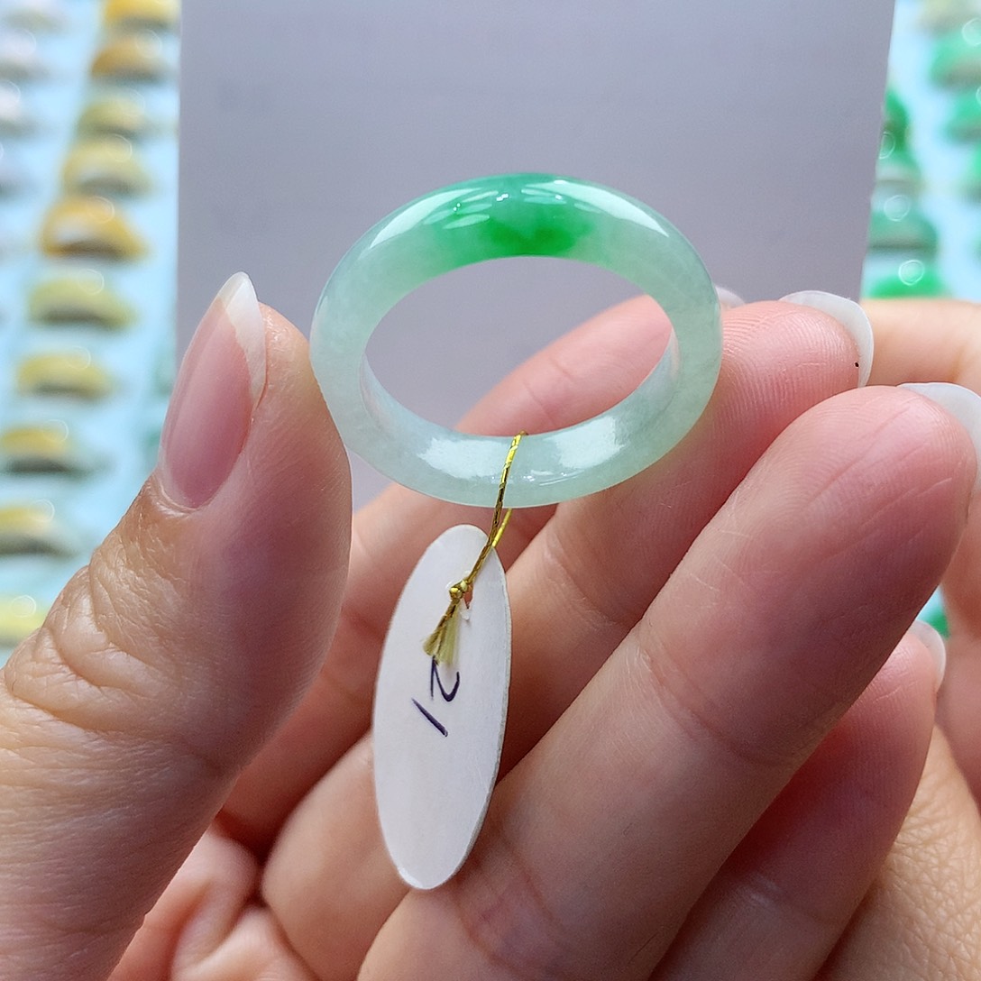 翡翠戒指未镶嵌21圈