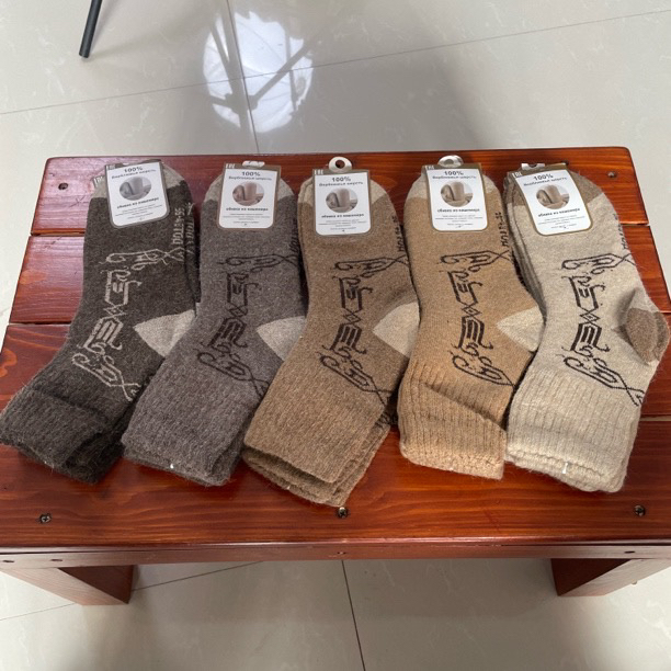 进口驼绒羊毛保暖中筒长筒袜男女儿童通用