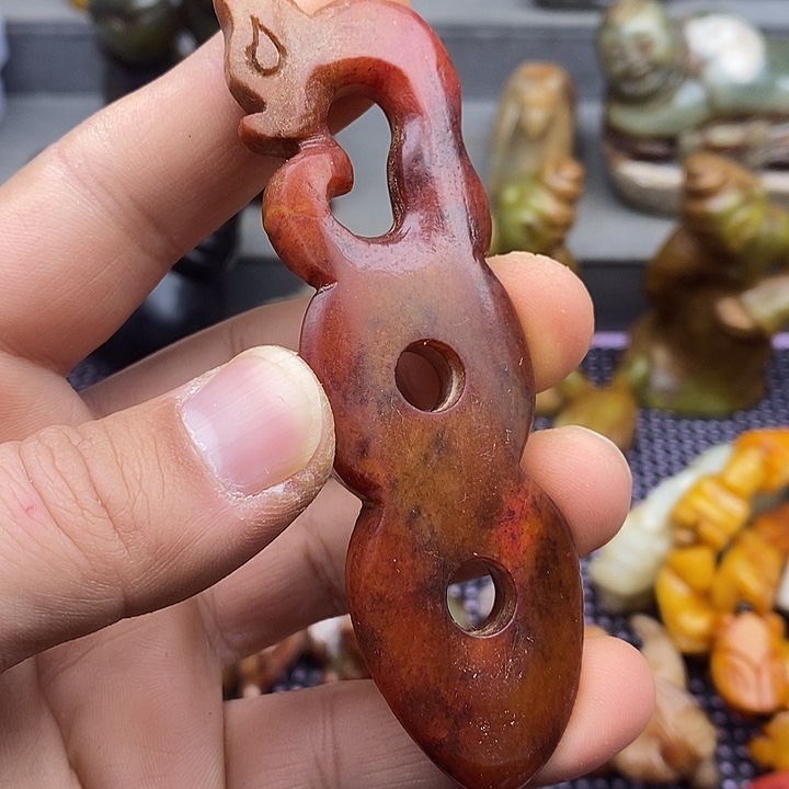 未镶嵌蛇纹石玉颈饰