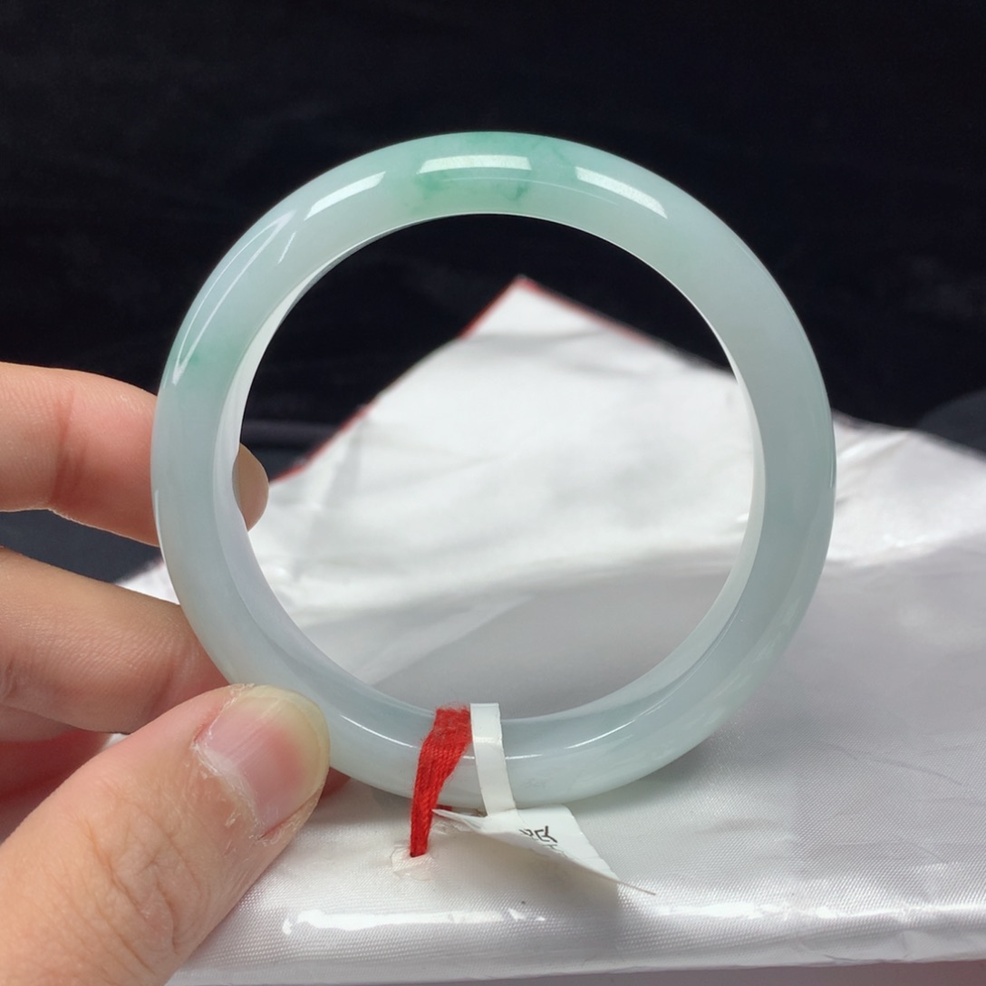 翡翠手镯（圆镯）未镶嵌54.1