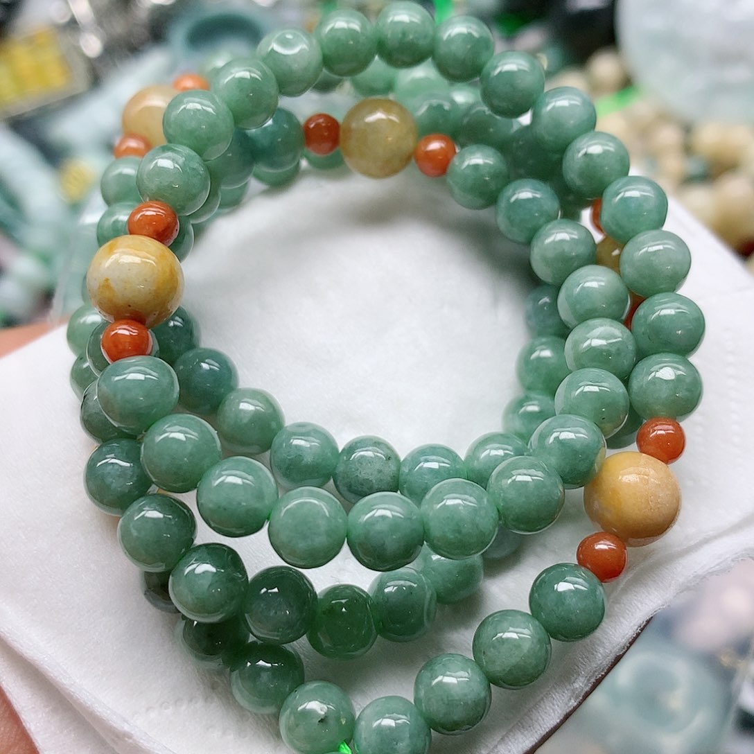 翡翠颈饰未镶嵌手串