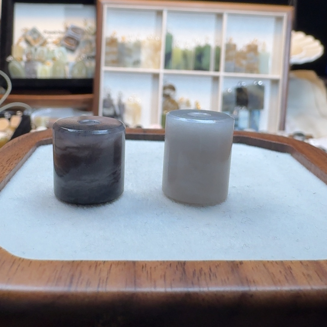 三***月和田玉（糖玉）未镶嵌颈饰