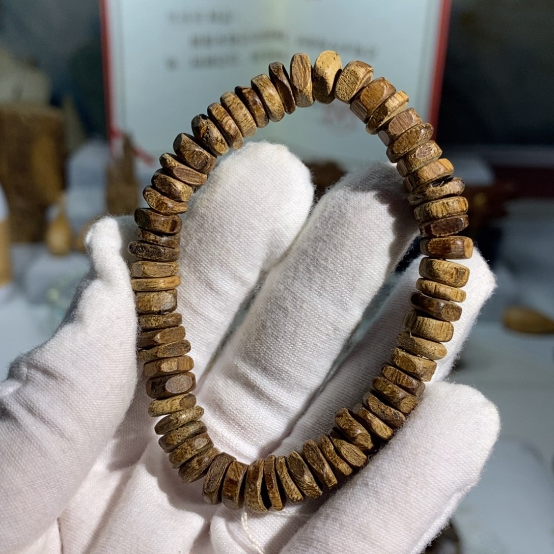 手串沉香文莱不沉水片片 5.25克