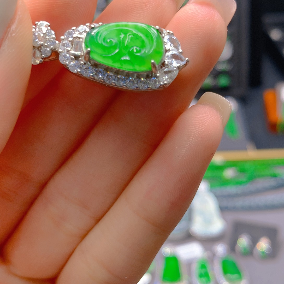 翡翠未镶嵌颈饰天然翡翠