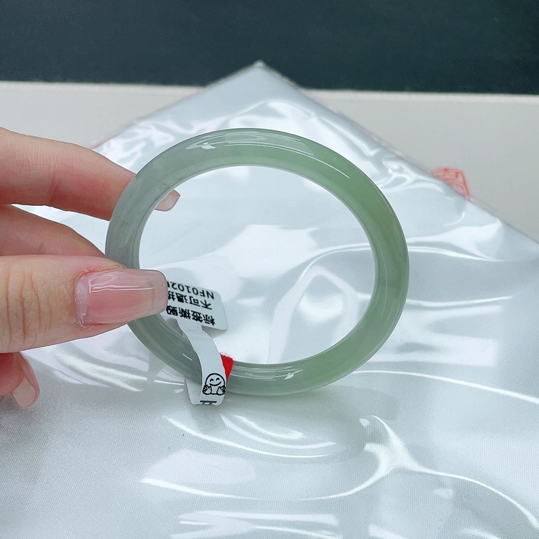 翡翠手镯未镶嵌圆53.5