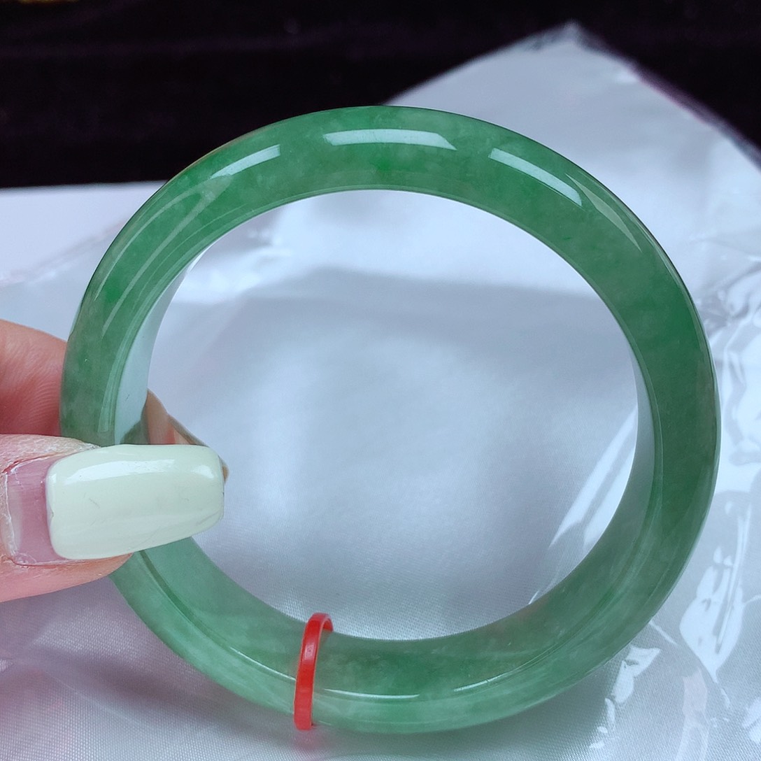 翡翠手镯未镶嵌58圈