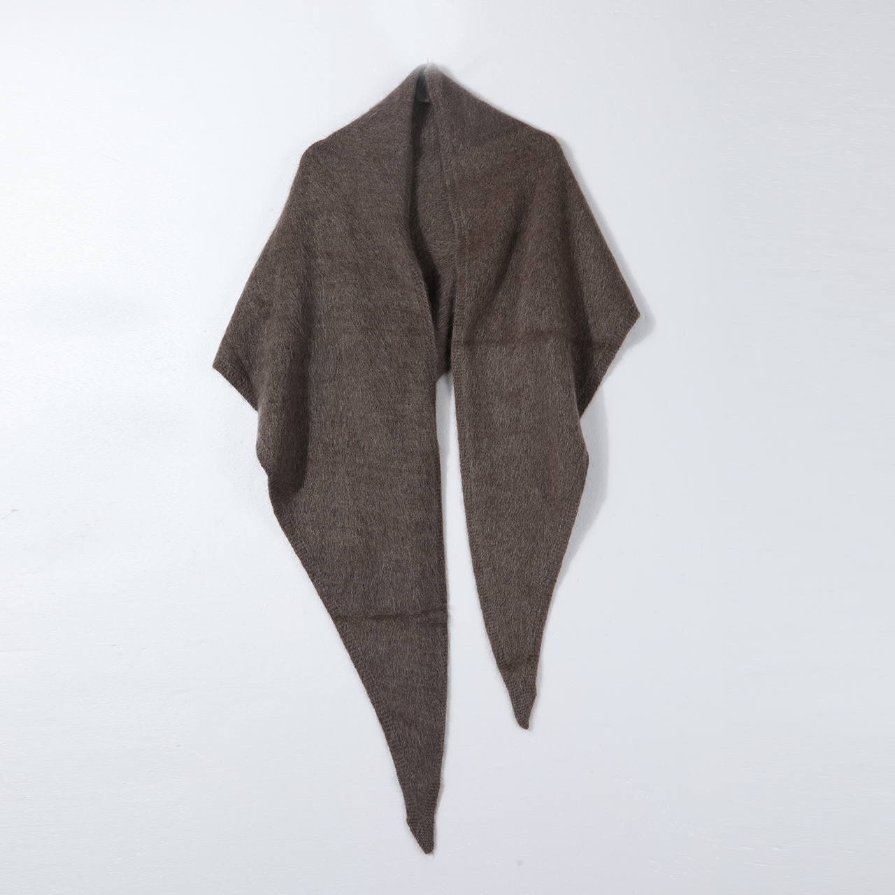 16%山羊绒84%牦牛绒拉绒三角披肩