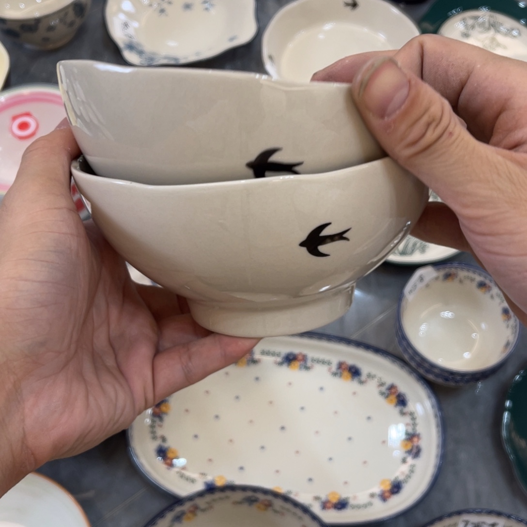 陶瓷微瑕餐具介意勿拍，满18飞！