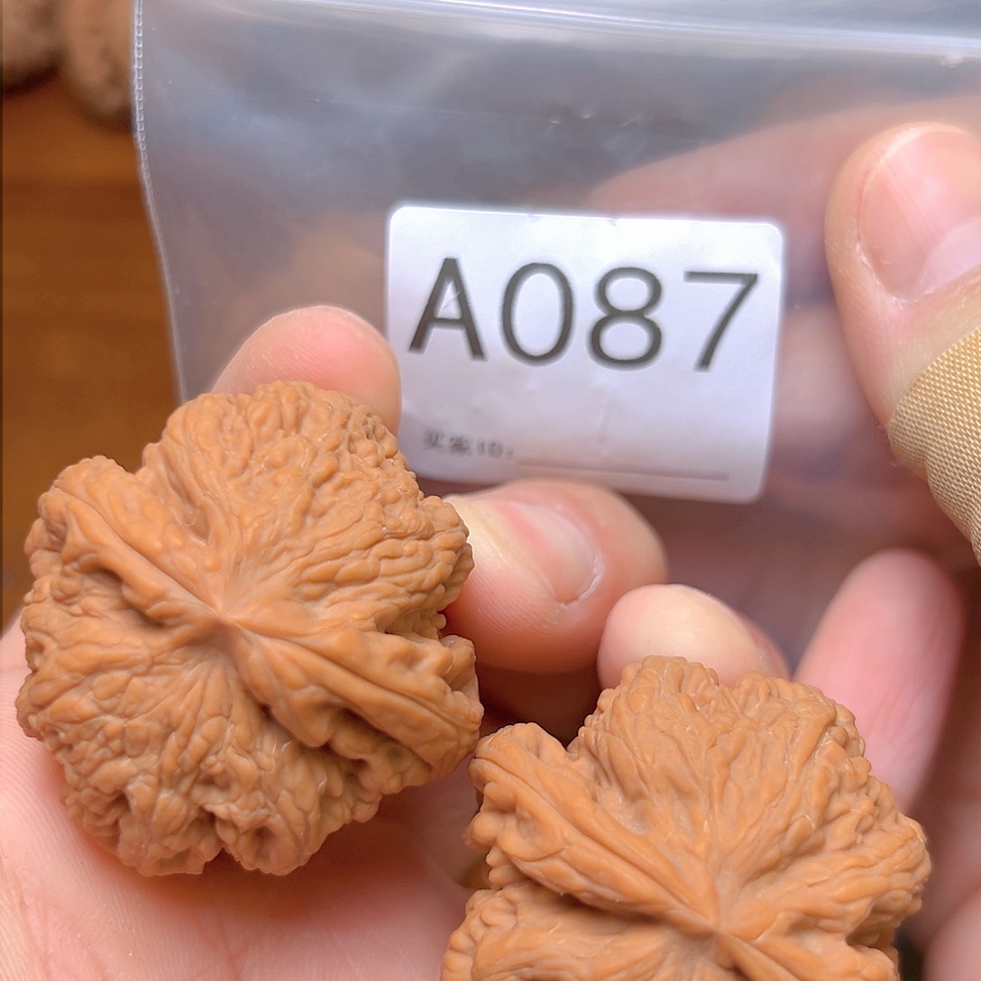 文玩核桃吊坠42大粗筋