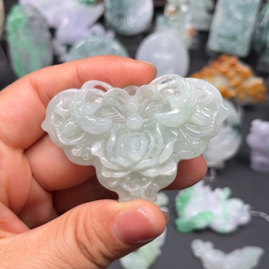 翡翠未镶嵌颈饰翡翠