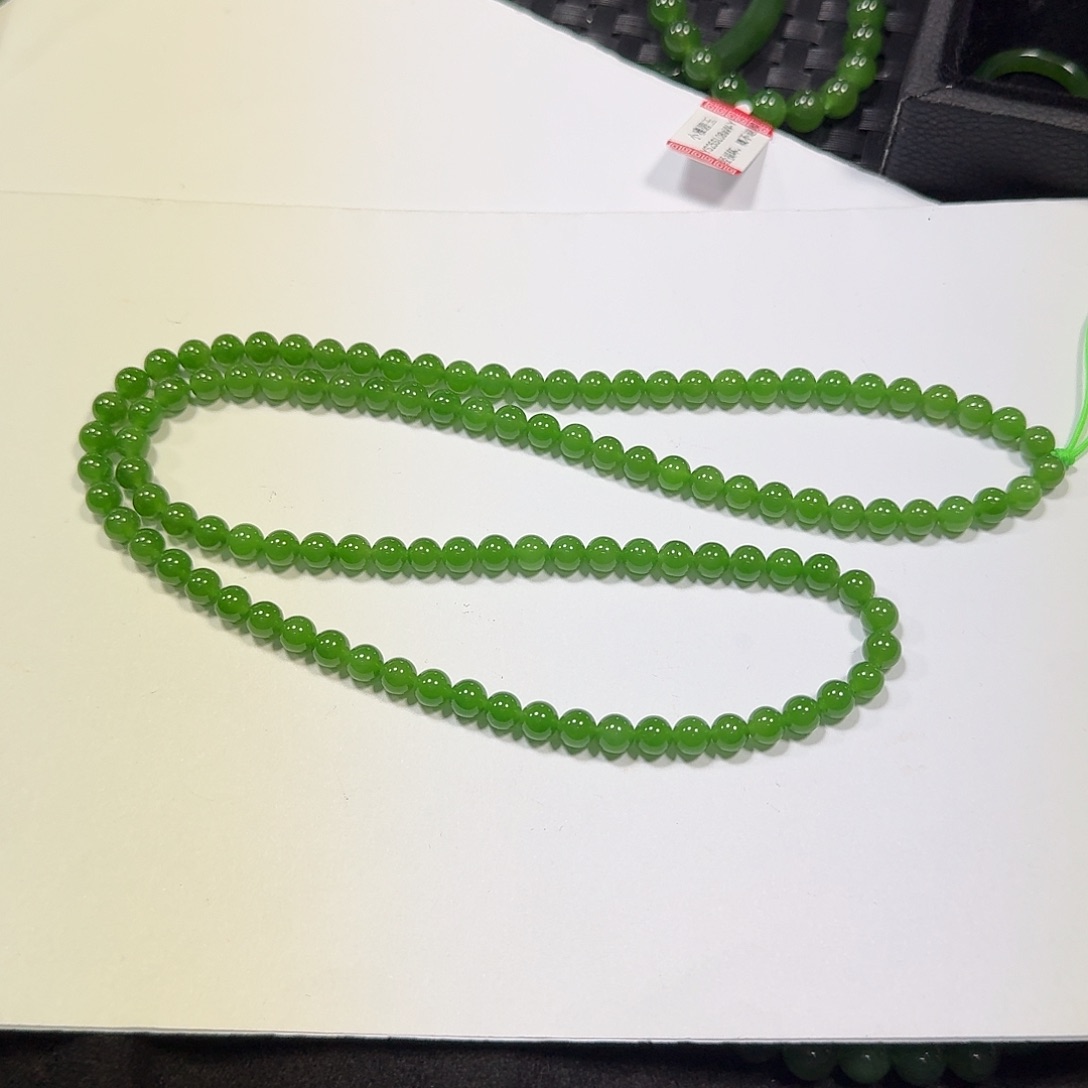 小***小和田玉（碧玉）未镶嵌套链6mm108乌兰乌德苹果绿高高色无黑