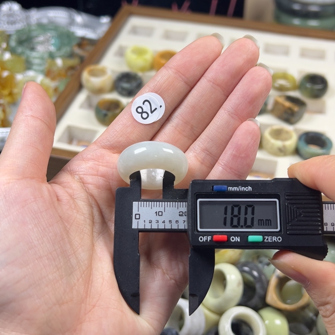 蛇纹石玉未镶嵌戒指