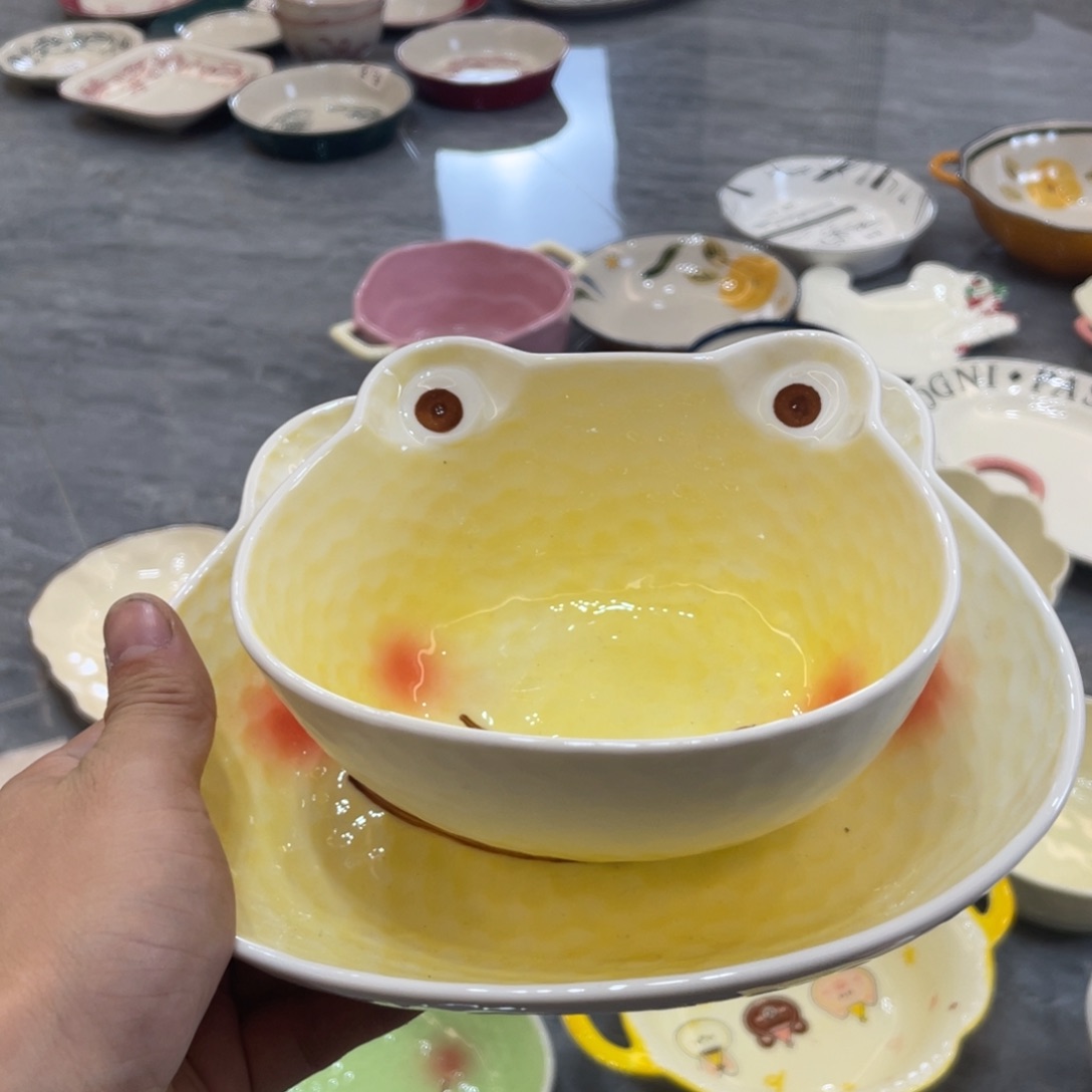 陶瓷微瑕餐具介意勿拍，满18飞！