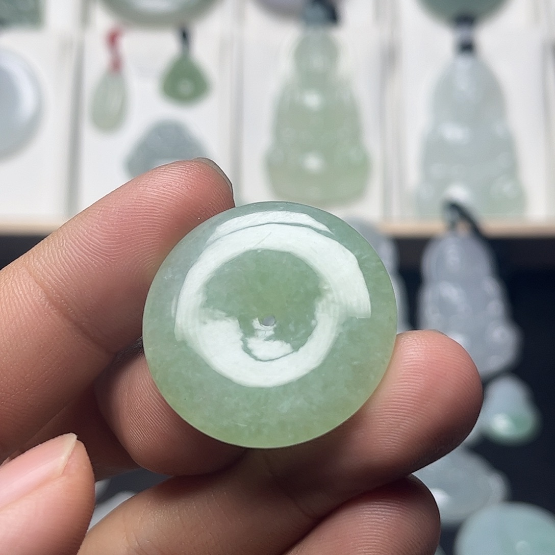 翡翠未镶嵌颈饰缅甸天然翡翠