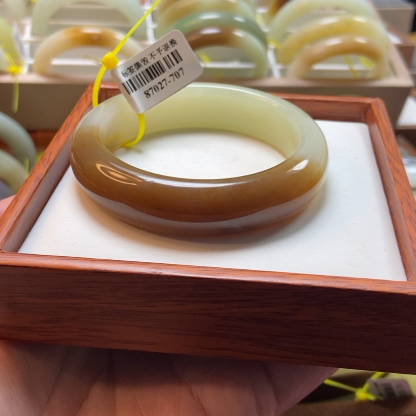 【闪购商品】和田玉手镯未镶嵌清***?53.7