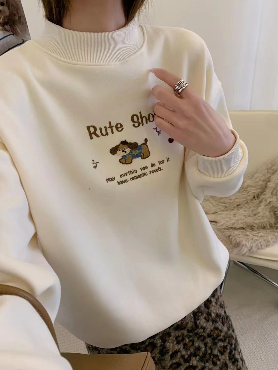 65左右马甲狗狗冬季加绒半高领字母休闲百搭宽松纯色韩版长袖卫衣