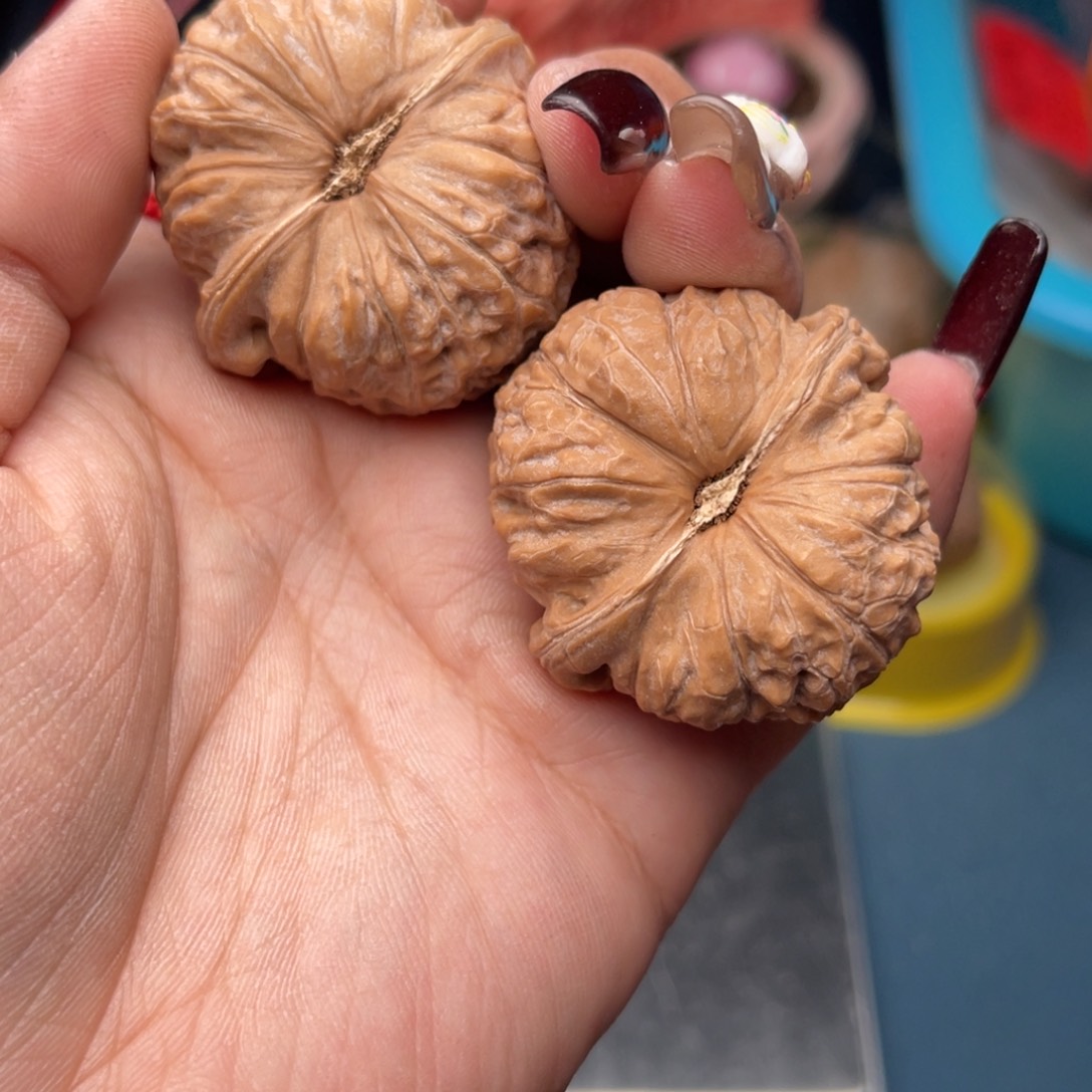 文玩核桃把件与***伴南瓜墩41