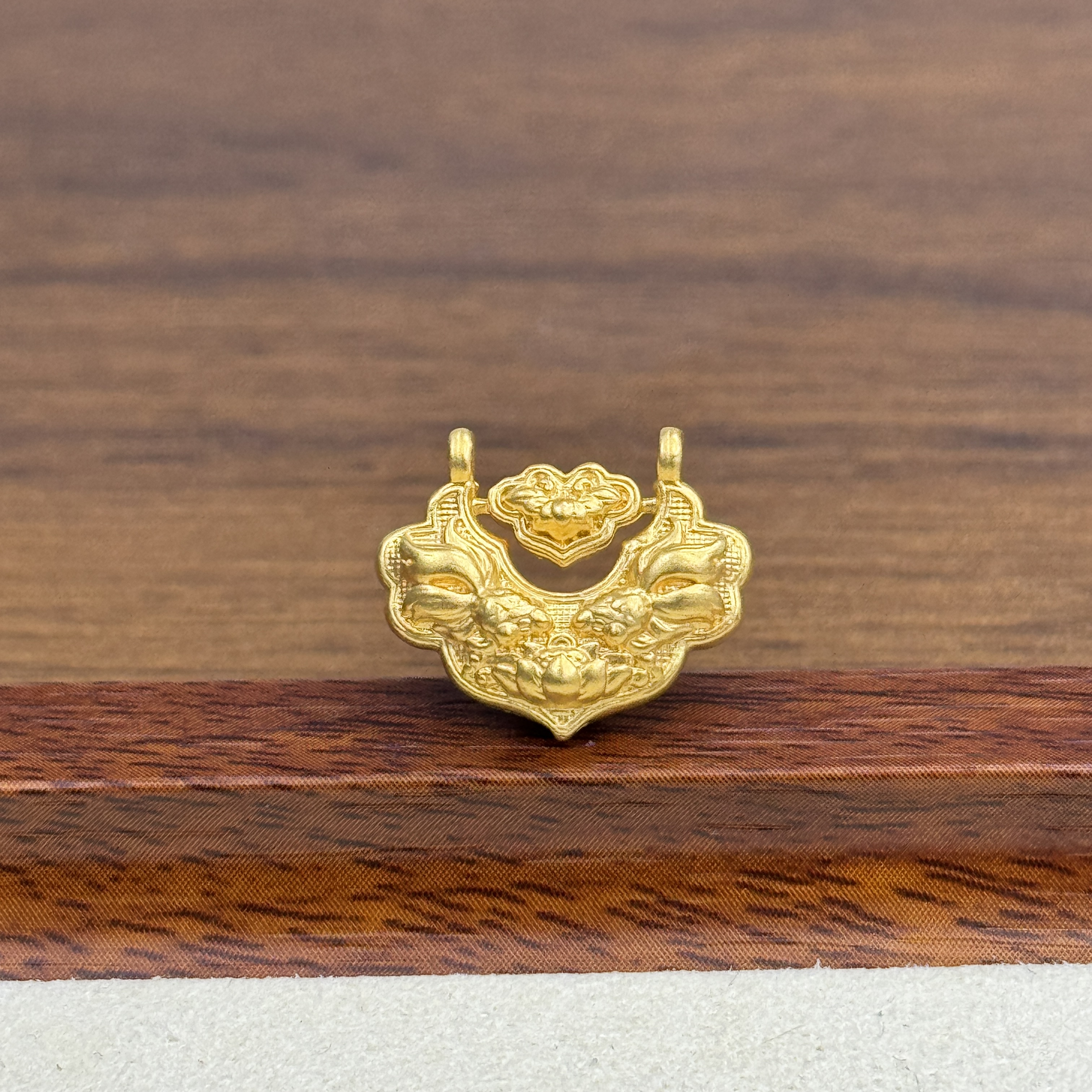 吴芳芳黄金足金999小锦鲤锁DP1341-0450