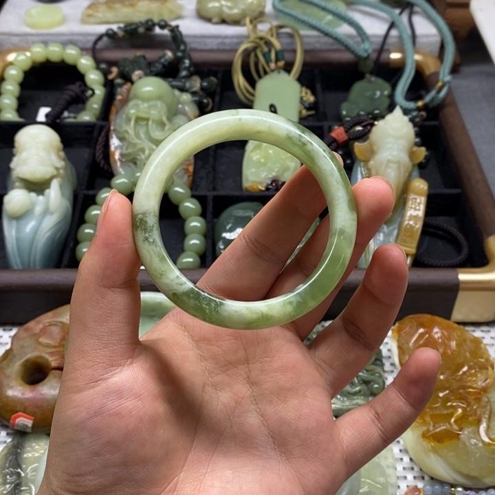 蛇纹石玉未镶嵌1岫玉