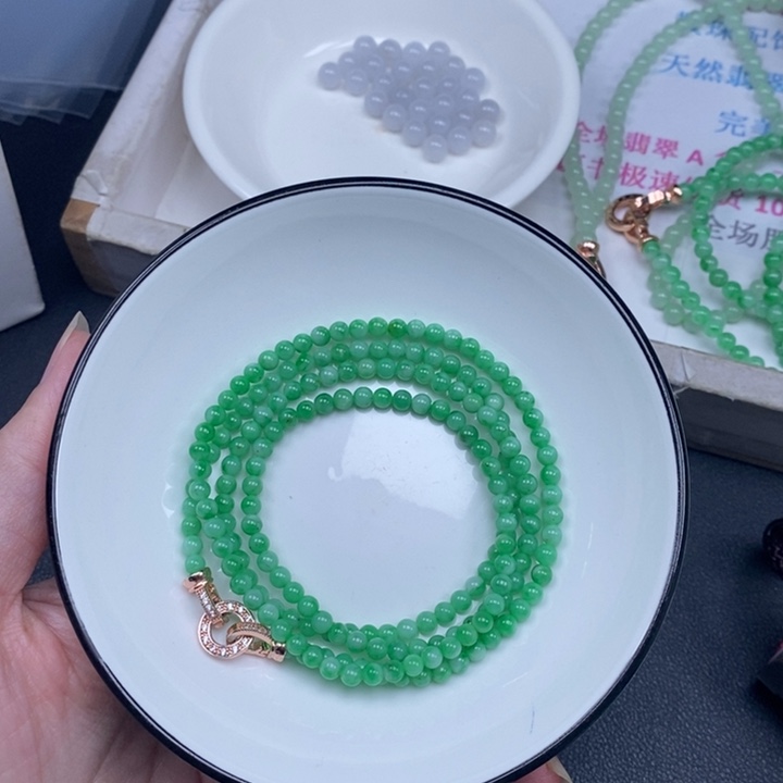 M***刘翡翠未镶嵌颈饰翡翠