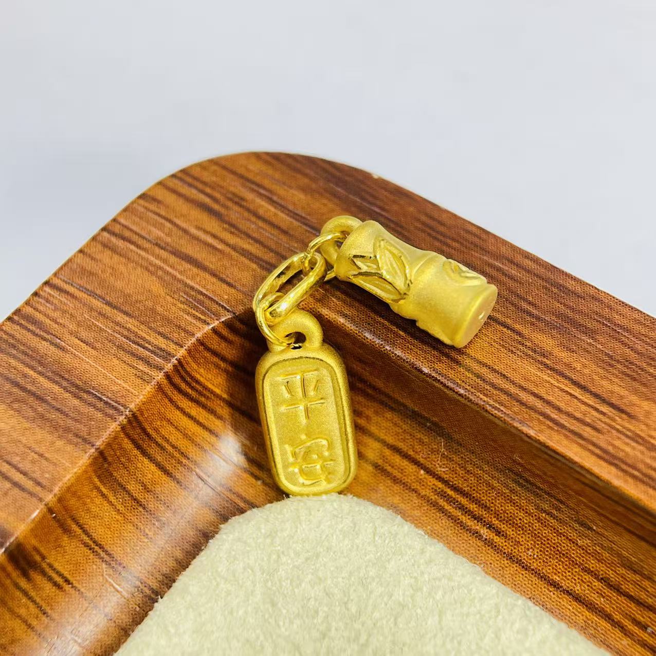 辉通黄金足金999平安喜乐提溜配件DP3159-01270