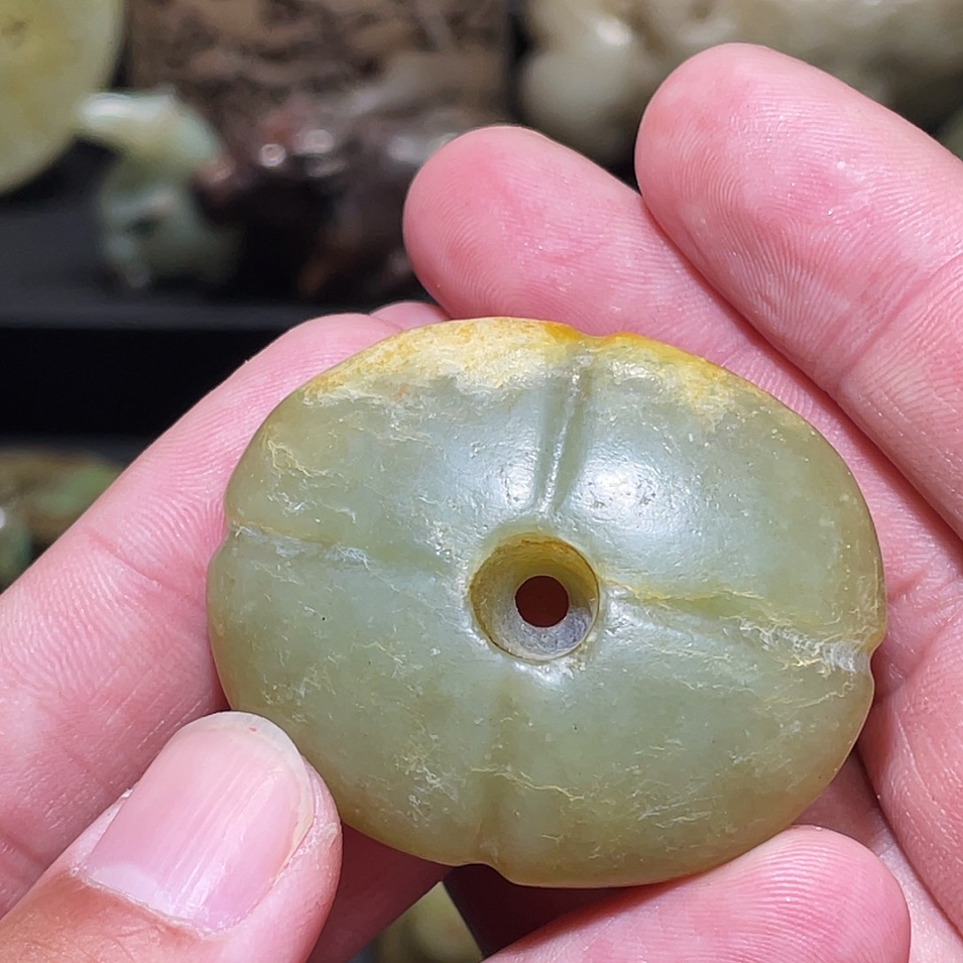 暴***暴和田玉（糖玉）未镶嵌挂件