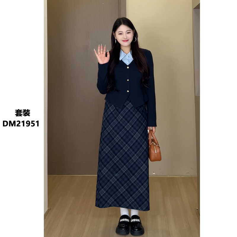 青青【柏林学院】秋季韩系学院风藏青色上衣格纹半裙两件套 DM21951