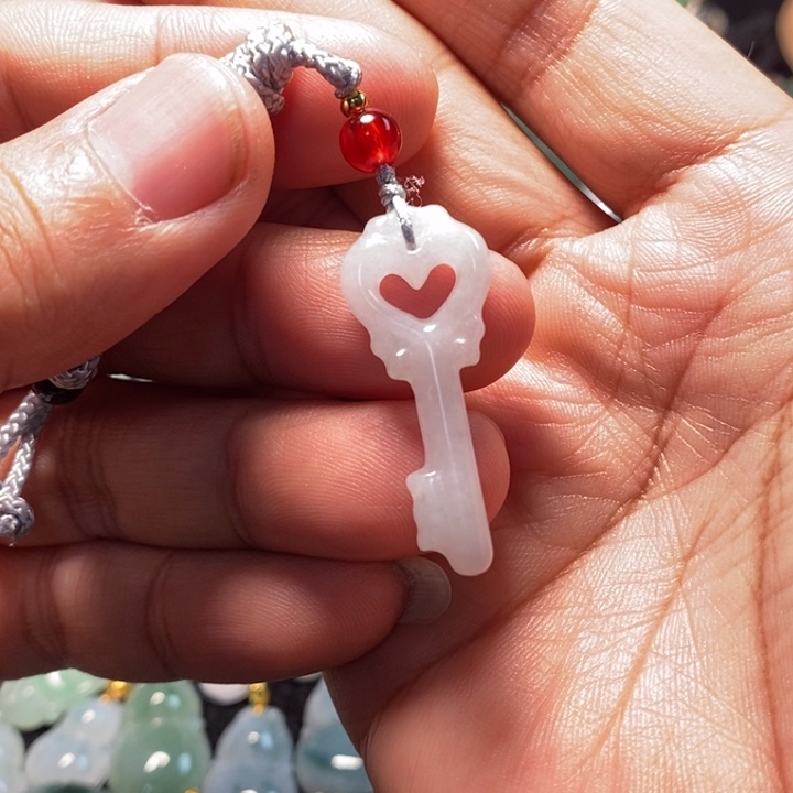 翡翠未镶嵌颈饰天然缅甸翡翠A货天使之钥吊坠