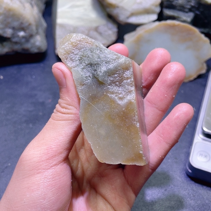 和田玉（糖玉）未镶嵌珠宝半成品