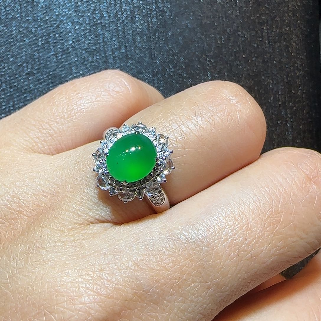 翡翠18K金镶嵌戒指戒指