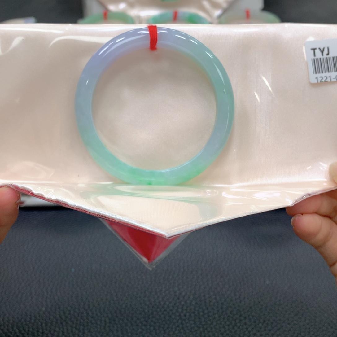 桔****翡翠未镶嵌手镯翡翠