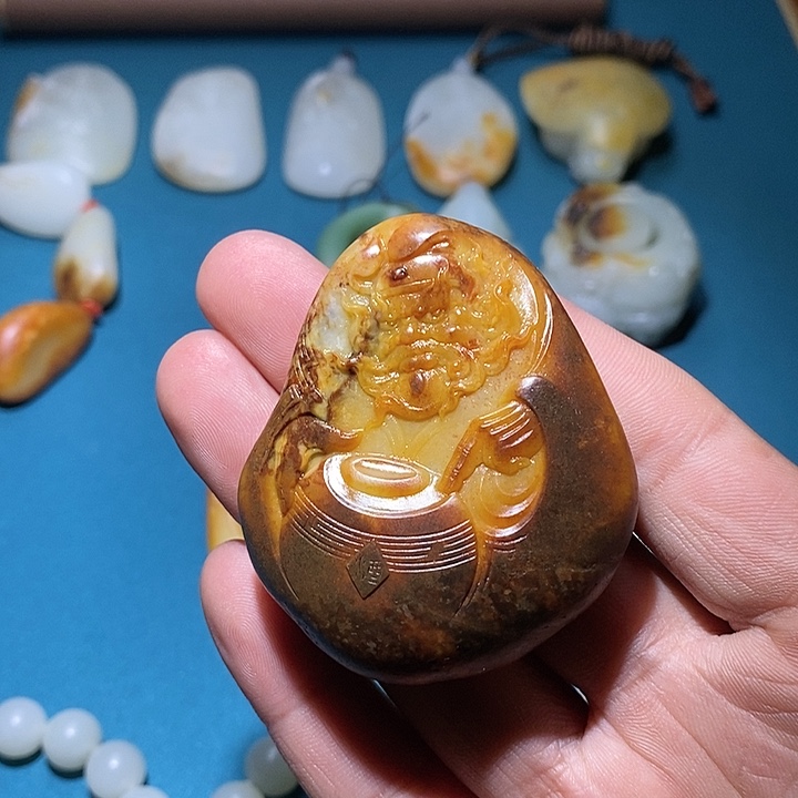 和田玉颈饰未镶嵌好****在