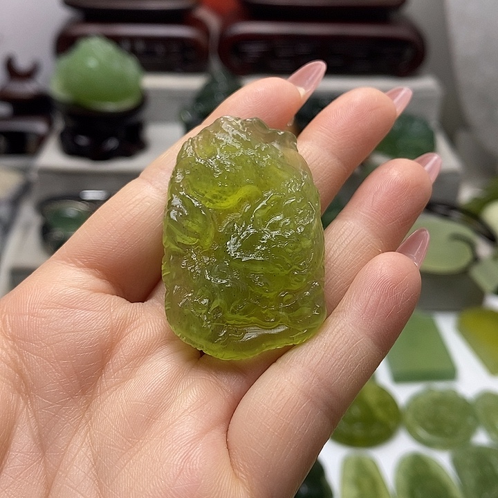 蛇纹石玉未镶嵌挂件