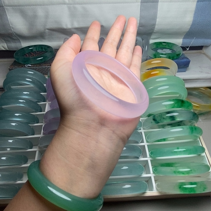 石英质玉手镯未镶嵌