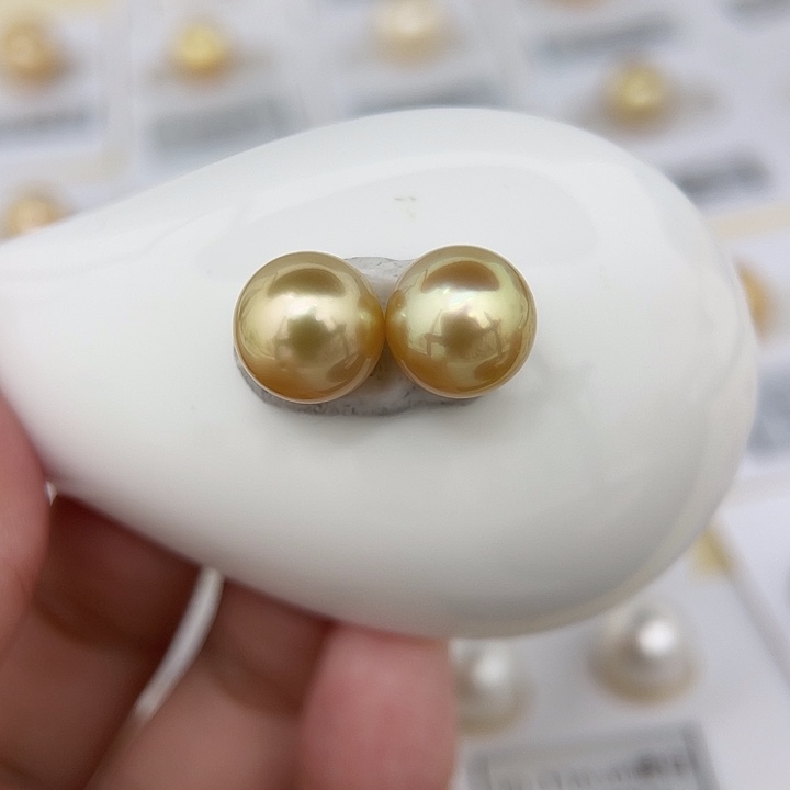 未镶嵌海水珍珠颈饰10.4 金珠 炫绿 很饱满